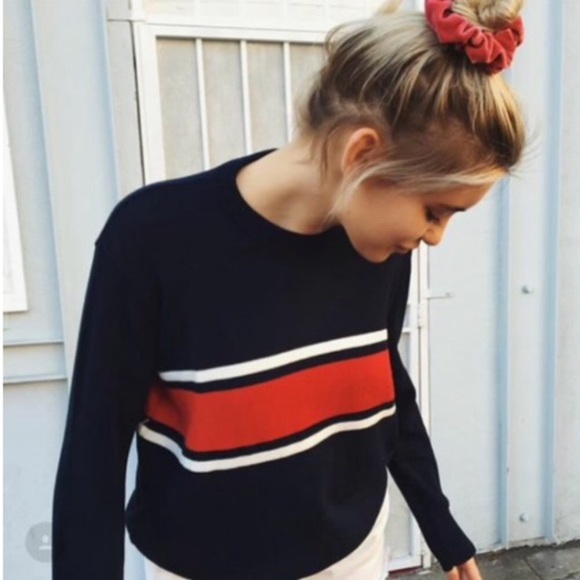 Brandy Melville Sweaters - ♥️Brandy Melville Bernadette Sweater